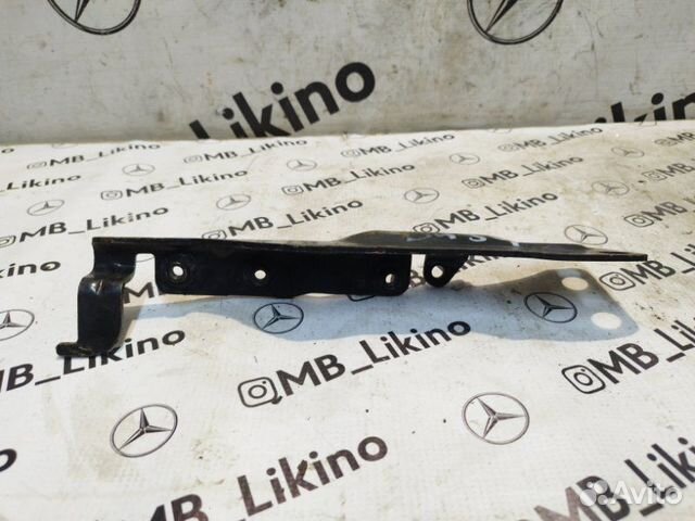 Кронштейн крыла передний левый Chevrolet Tahoe