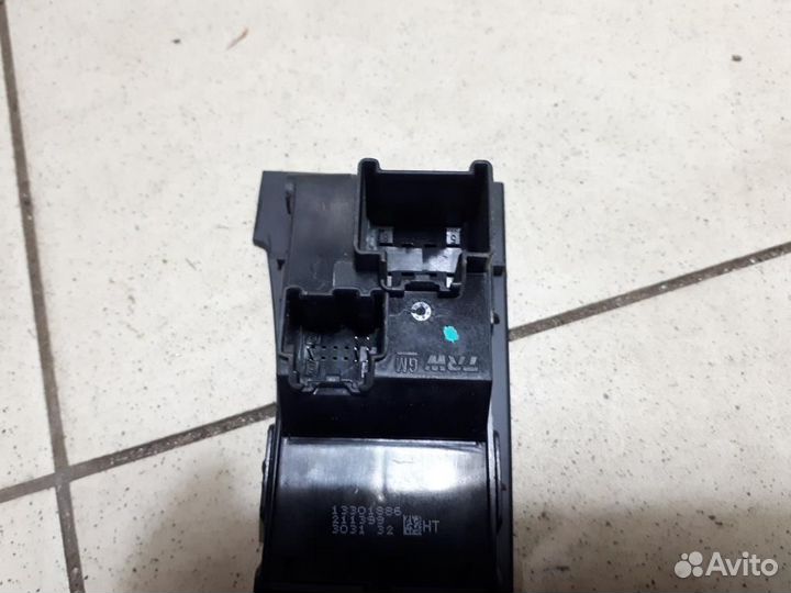 Кнопка стеклоподъемника Opel Insignia 2008-2017