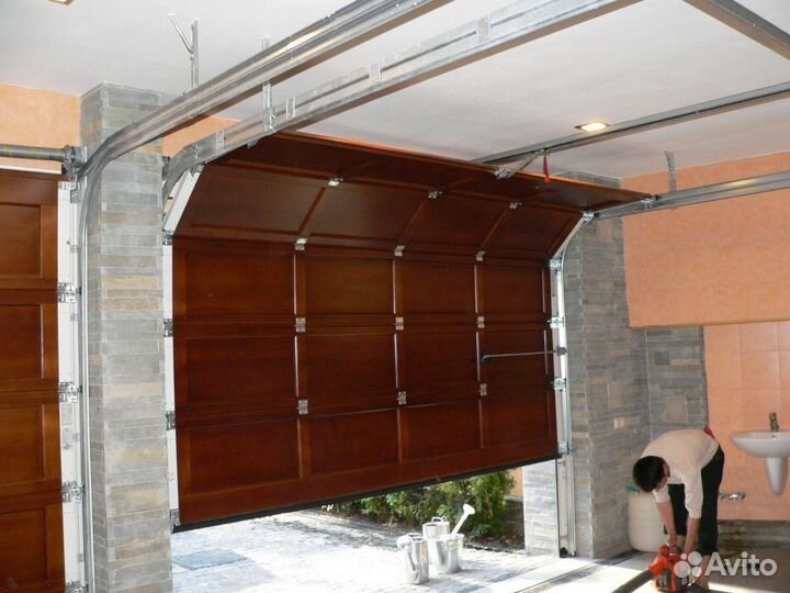 Ворота секционные подъемные