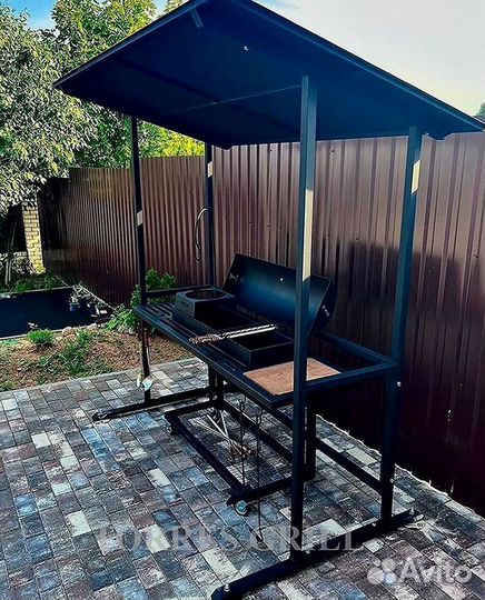 Мангал с крышкой барбекю и навесом