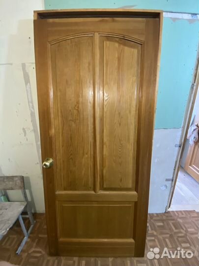 Дверь входная деревянная