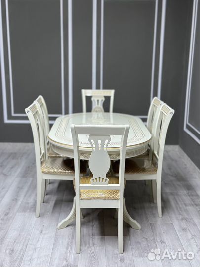 Стол Лапка Версаче