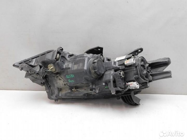 Фара правая Mitsubishi Outlander