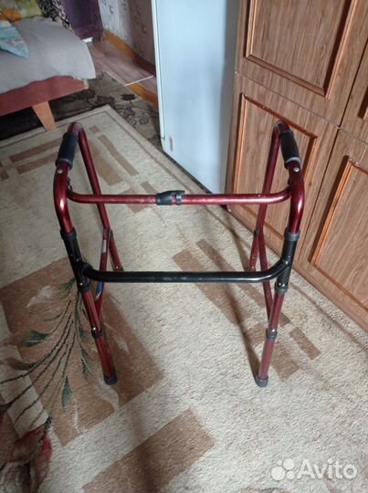 Ходунки для взрослых шагающие