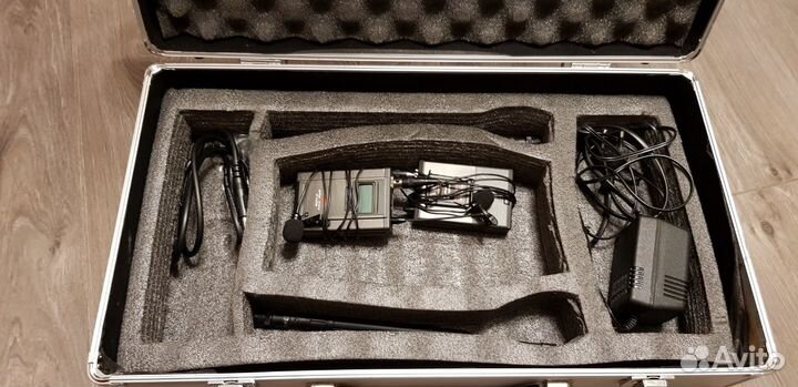 Радиосистема Arthur Forty U-9700B