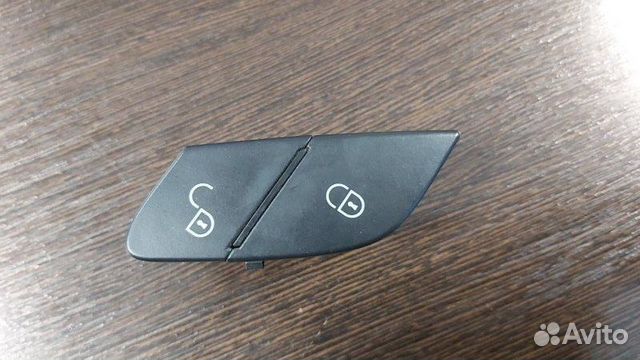 Кнопка блокировки центрального замка Mercedes Gl