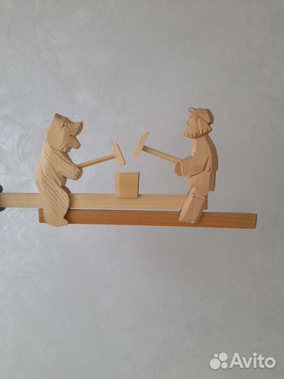 Кузнецы Богородская резная игрушка