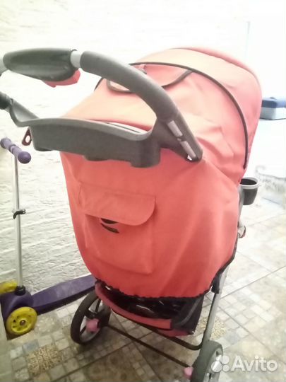 Прогулочная коляска