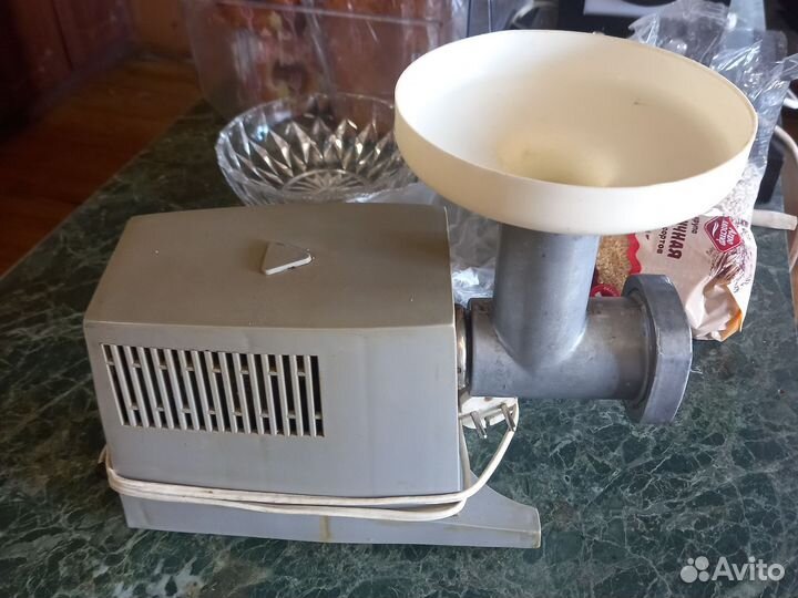 Мясорубка электрическая