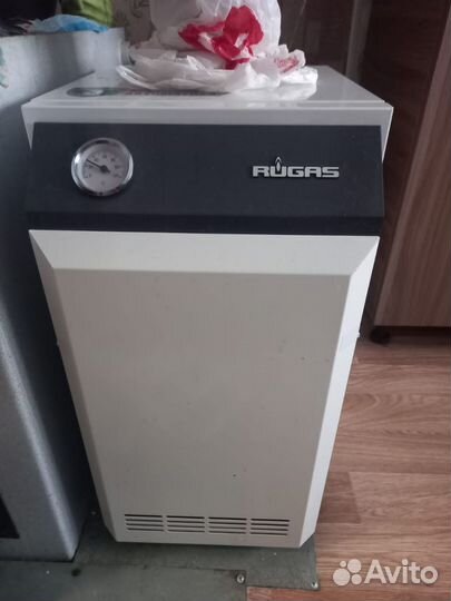 Газовый котёл отопления новый на гарантии