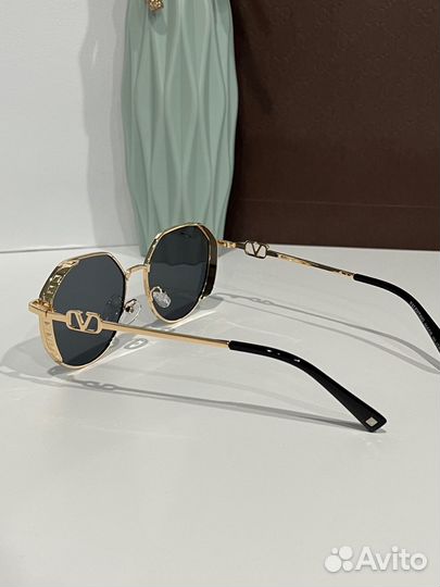 Солнцезащитные очки valentino черные новые