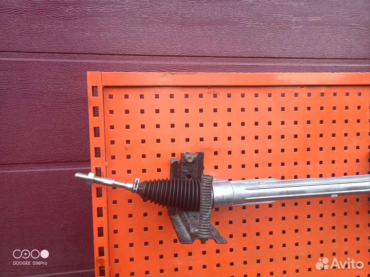 Рулевая рейка Toyota Rav 4