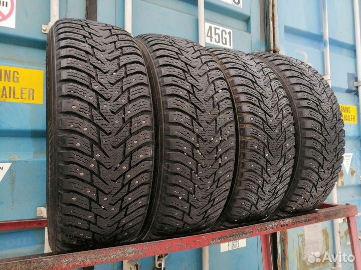 Nokian Tyres Hakkapeliitta 8 SUV 225/65 R17 102W
