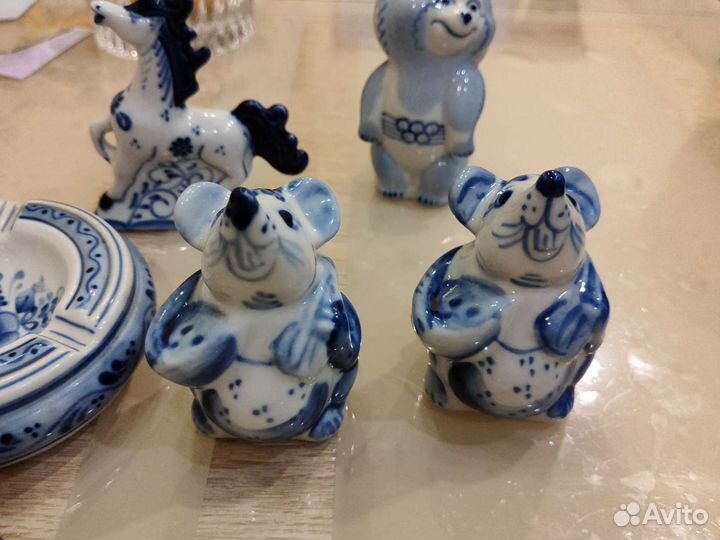 Фарфоровые фигурки гжель