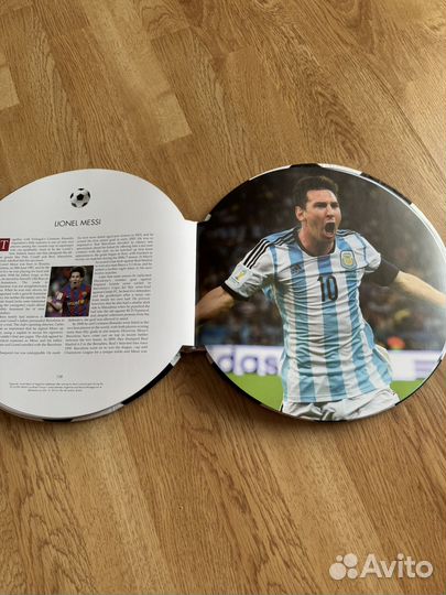 Продаётся книга «Soccer»