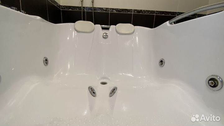 Ванна джакузи двухместная