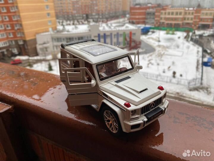 Модель металлическая Mercedes-Benz G-Class Белый