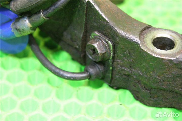 Кулак поворотный передний правый Suzuki Grand