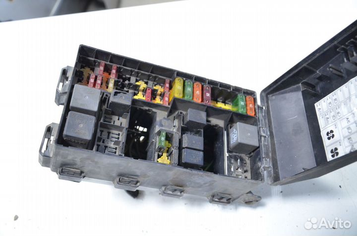 Блок предохранителей Форд Фокус 1 Америка