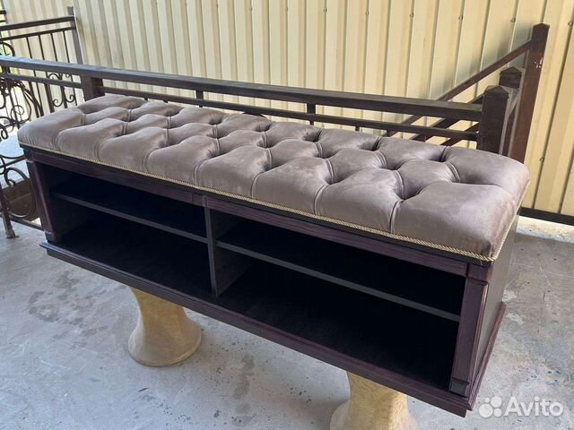 Обувница темная