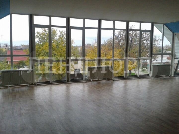 Сдам торговое помещение, 200 м²
