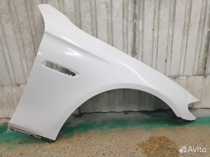 Переднее правое крыло BMW f10