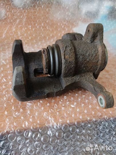 Суппорт тормозной (левый) R052/16D б/у