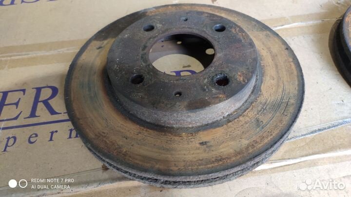 Тормозные диски передние Mitsubishi Galant e33a