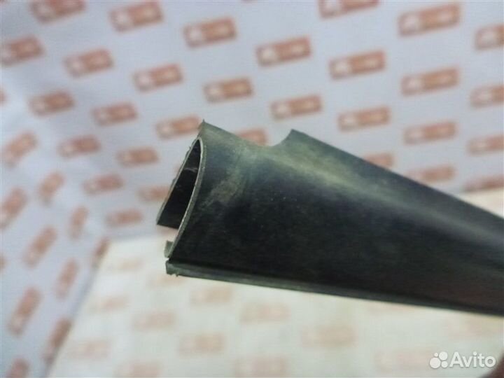 Уплотнитель стекла двери бархотка передний левый