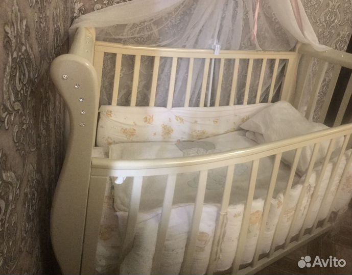 Детская кроватка