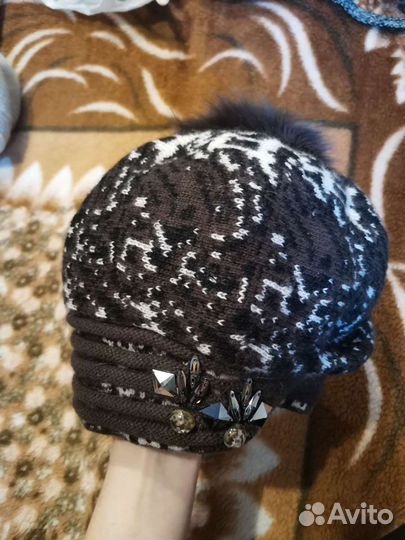 Шапки женские зимние
