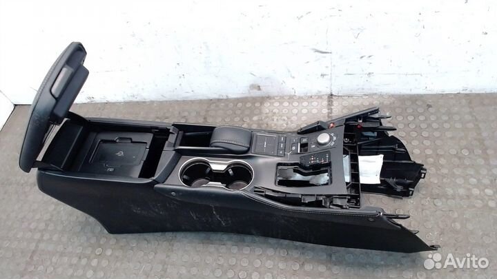 Консоль салона Lexus NX, 2016