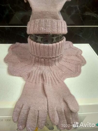 Вязаный набор новый и манишка