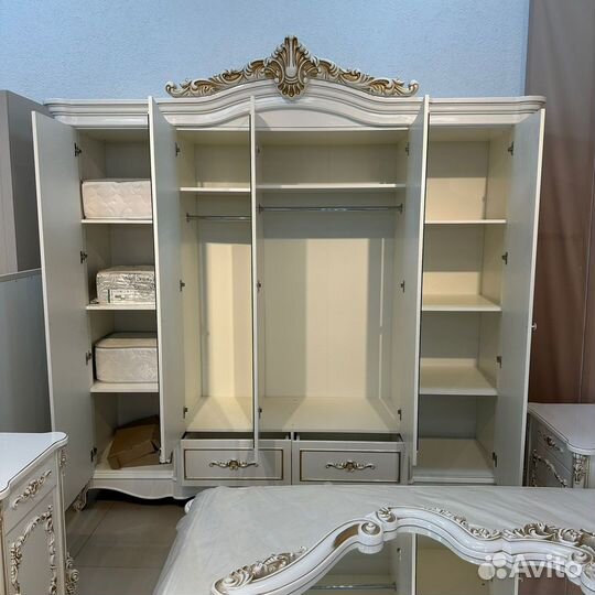 Спальный гарнитур Флоренция