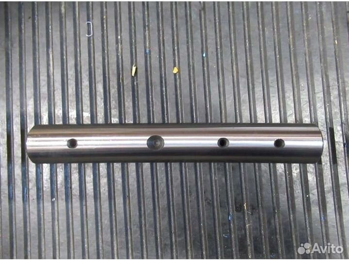 Шкворень ум Mitsubishi FD10-20N Nissan L01 1F1