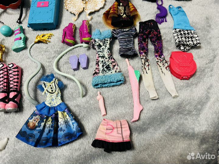 Аксессуары и одежда для кукол Монстер Хай