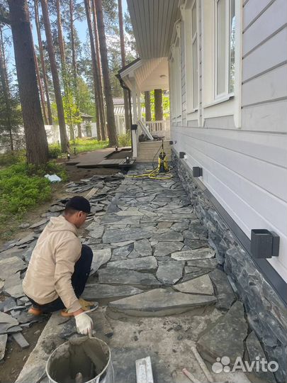 Профессиональное мощение дорожек на вашем участке