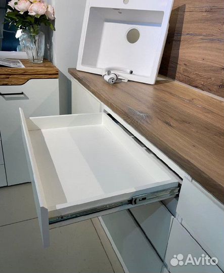 Кухня угловая в наличии