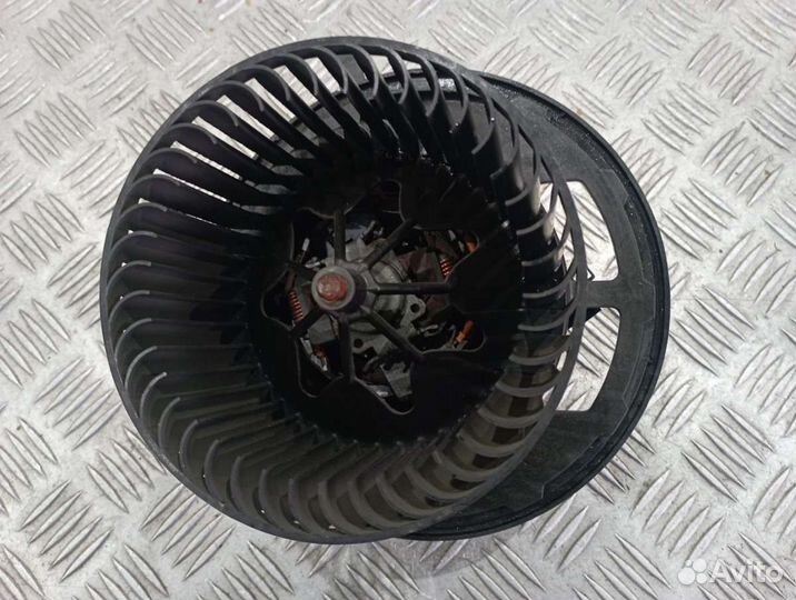 Моторчик печки BMW 3 E90/E91/E92/E93 6933663