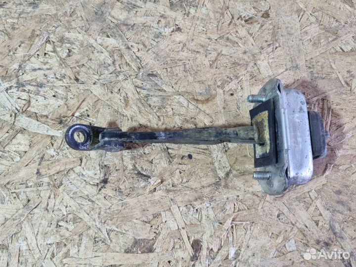 Ограничитель двери задний правый Ssangyong Action