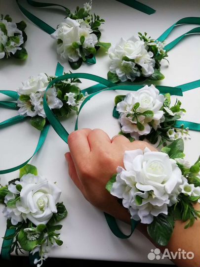 Цветочные браслеты