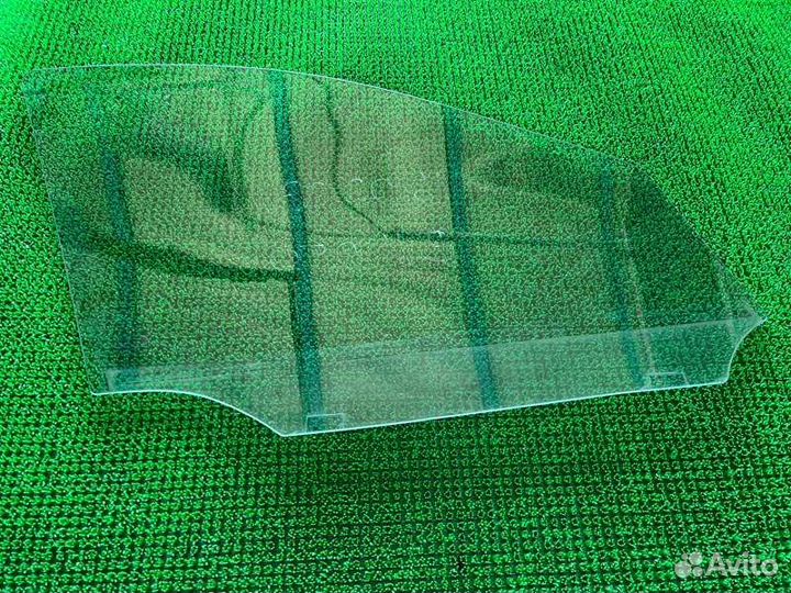 Стекло двери лев. перед. Mercedes-Benz GL550