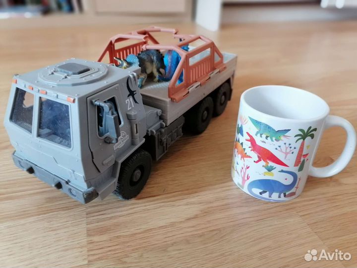 Грузовик игрушкп