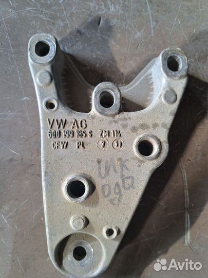 Кронштейн крепления подушки двигателя Skoda Fabia