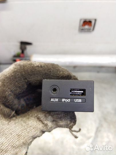 Разъем AUX USB Hyundai I30 хетчбэк 1.4 G4FA 2009
