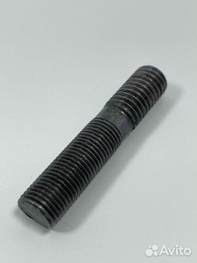 Шпилька Урал крепления цилиндра к картеру (коротка