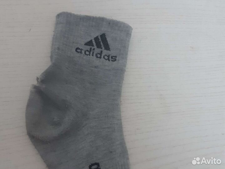 Носок адидас уникальный с дыркой