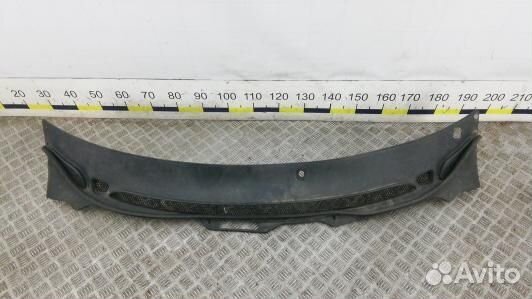 Накладка декоративная (жабо, дождевик) volvo XC70