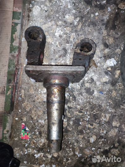 Кулак поворотный маз 500