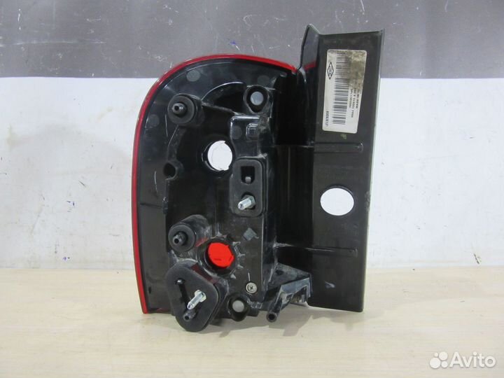 Фонарь задний правый Nissan Terrano III (D10)